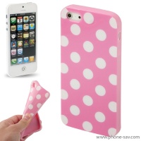 coque-silicone-rose-pois-iphone-5